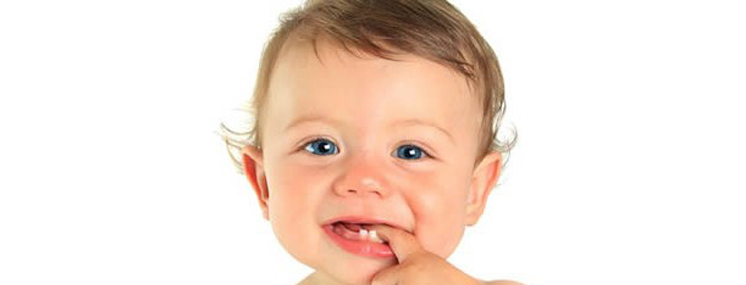 Dicas para aliviar as dores dos primeiros dentinhos do bebe